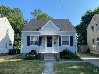 Building Photo - 927 Davies Ave