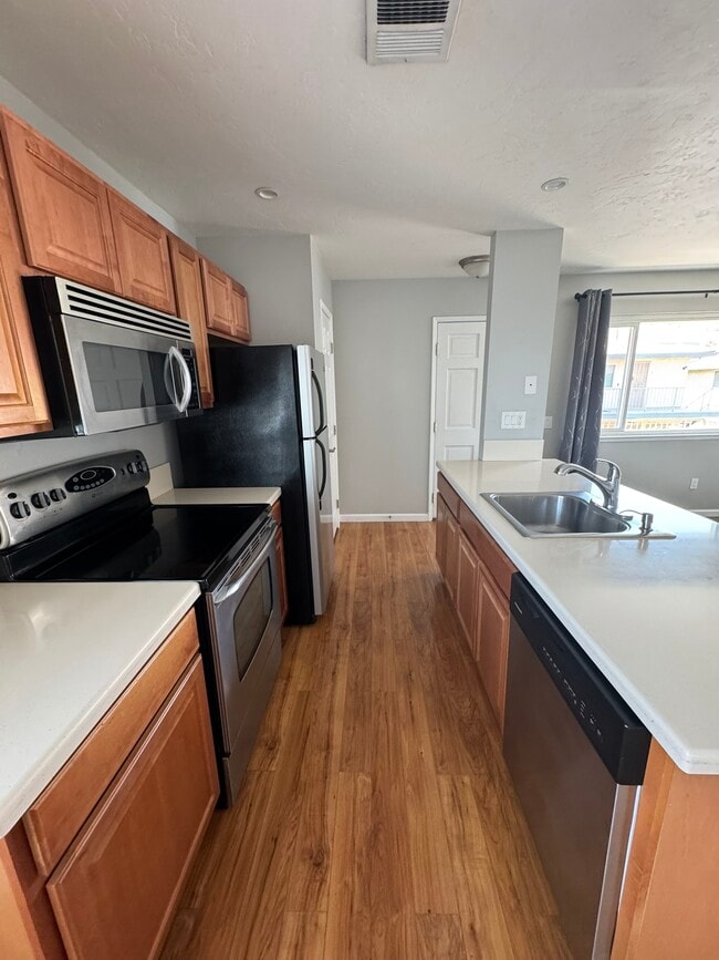 Foto del edificio - 72685 Raven Rd