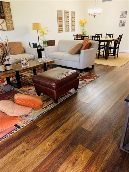 Foto del edificio - 4011 N Cypress Dr