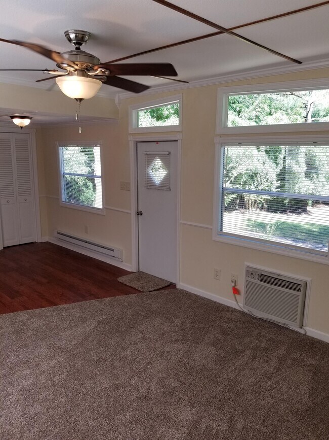 Foto del edificio - 1162 12 Oaks Cir