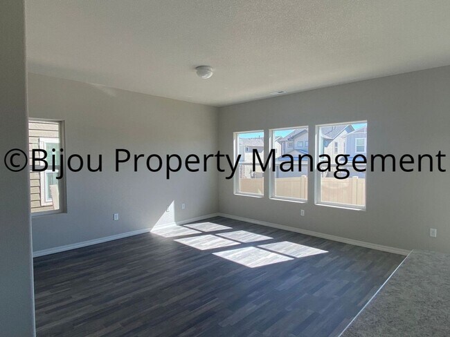 Foto del edificio - Beautiful 3 Bedroom New Build