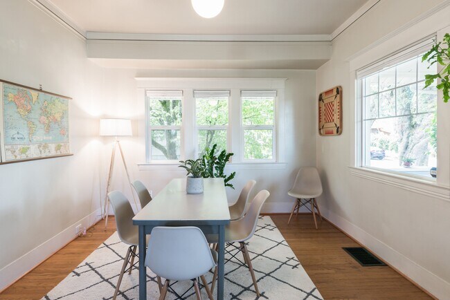 Foto del edificio - 7468 N Huron Ave