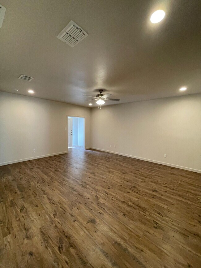 Foto del edificio - 2527 134th St