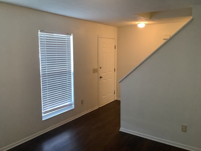 Foto del edificio - 9503 Deer Track Rd