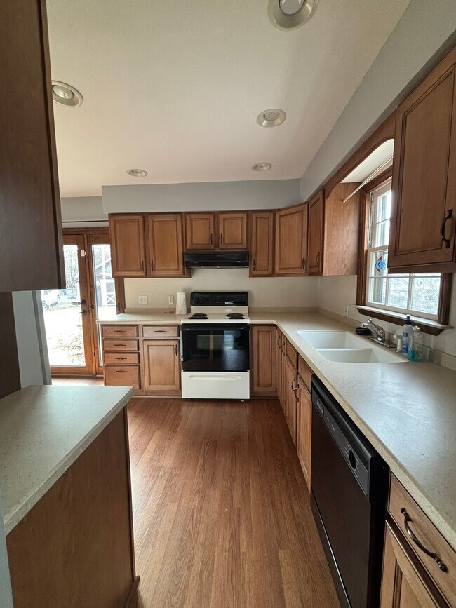 Cocina - 2509 Covert Ave