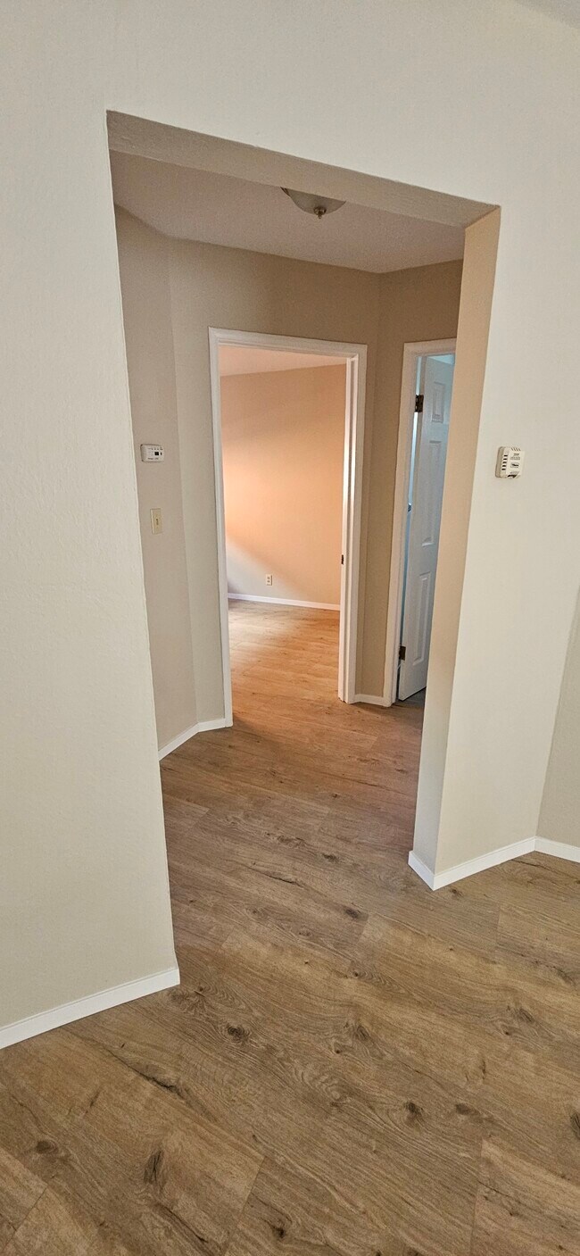 Foto del edificio - 2925 Dohr St