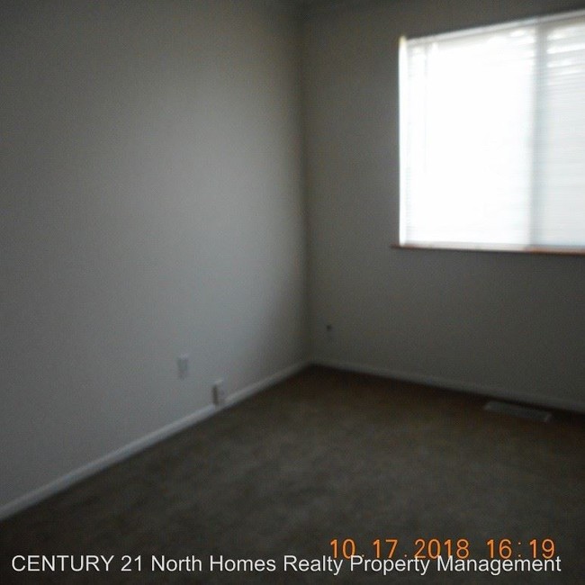 Building Photo - 3 br, 1 bath House - 2020 Pacific Place