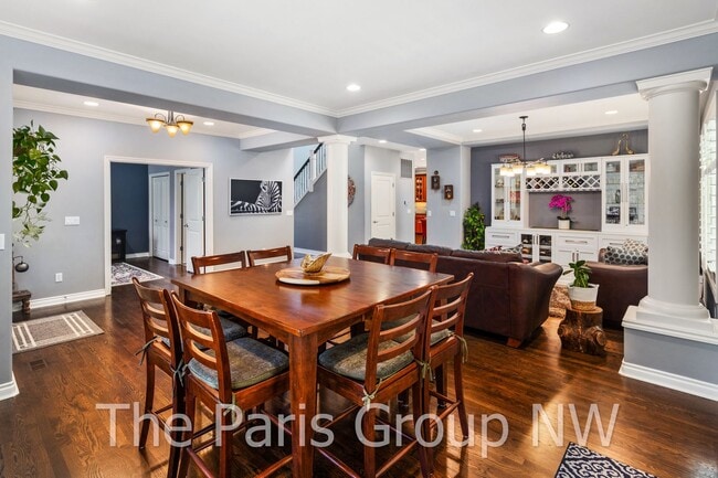 Building Photo - Stunning 3450sf Bellevue Home * Central A/...