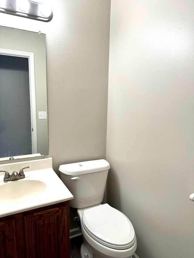 Foto del edificio - 251 Hunter Hills Cir