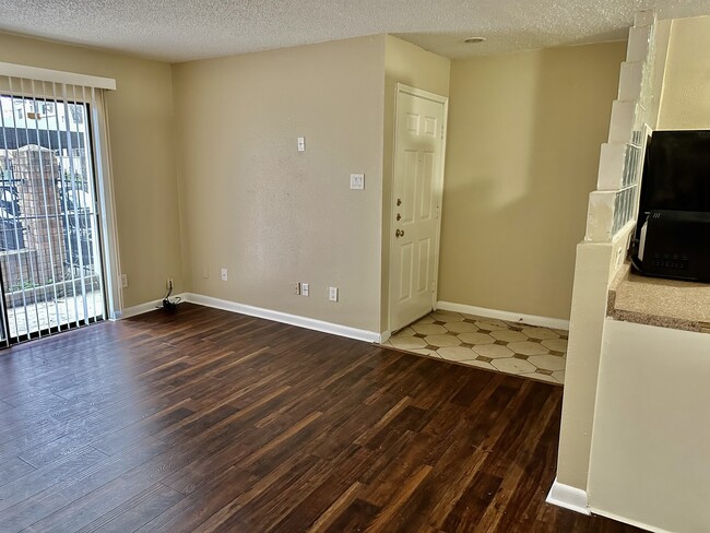 Building Photo - 2750 Holly Hall St