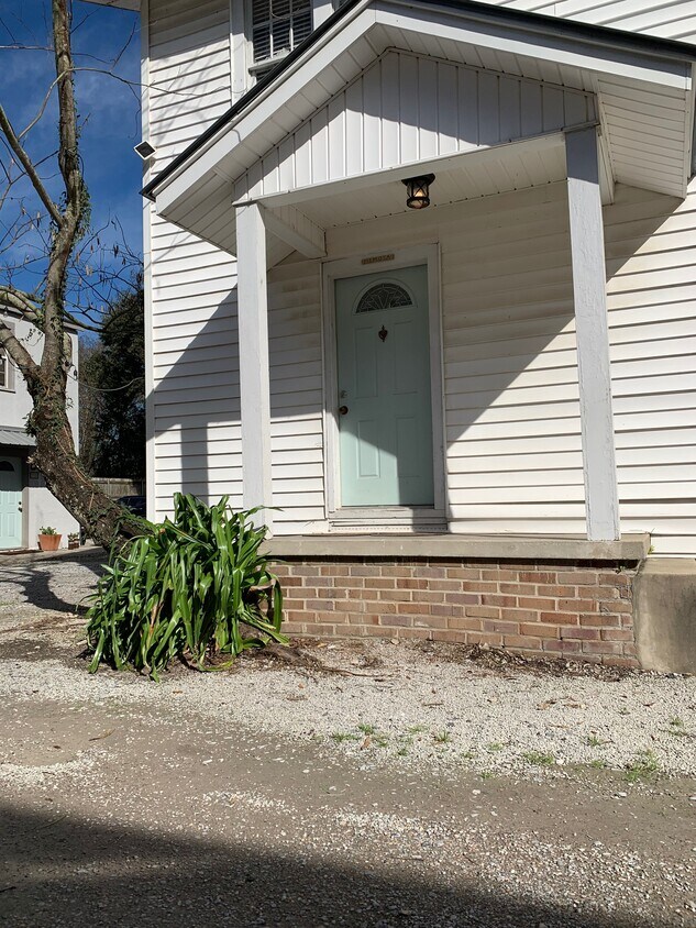 Primary Photo - 229 E State St
