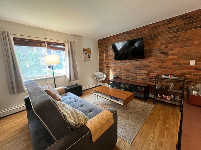 Foto del edificio - 481 Duane Terrace