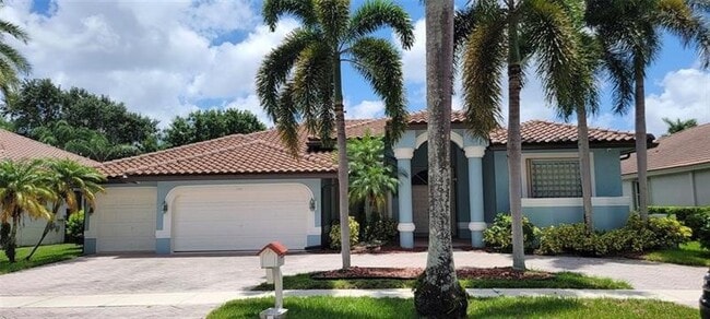 Building Photo - 100 NW 108th Way