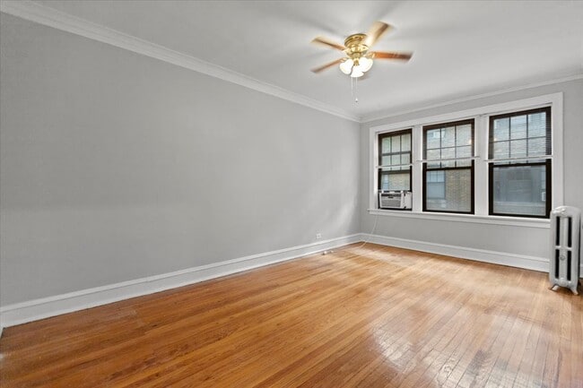 Building Photo - 2332 W Addison St