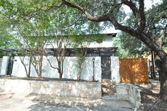 Building Photo - 2210 Del Curto Rd