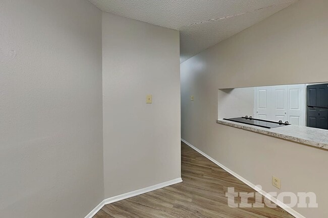 Foto del edificio - 14250 Clover Hill