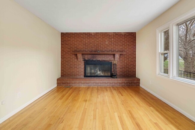 Building Photo - Nice Brick Ranch in Arden - New Back Deck!