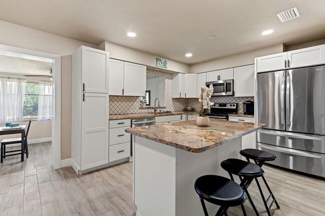 Foto del edificio - 10907 N 29th St
