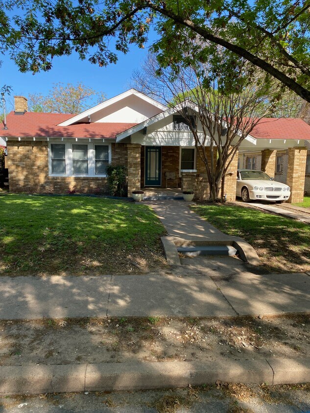 322 N Waverly Dr, Dallas, TX 75208 House for Rent in Dallas, TX