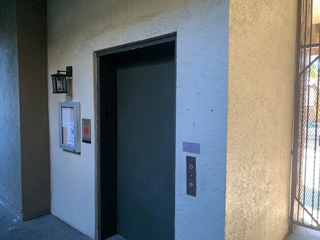 Foto del edificio - 4521 55th St