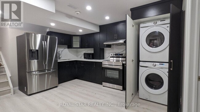 Building Photo - 4051 Dunmow Crescent