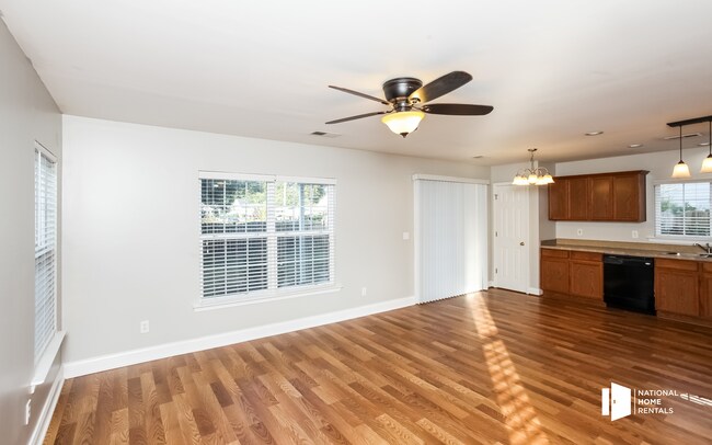 Building Photo - 338 Charter Oak Ct