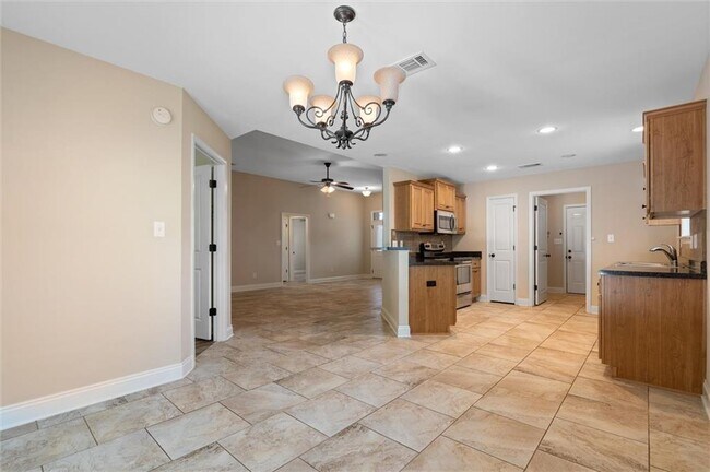 Building Photo - 8558 Three Dean Way