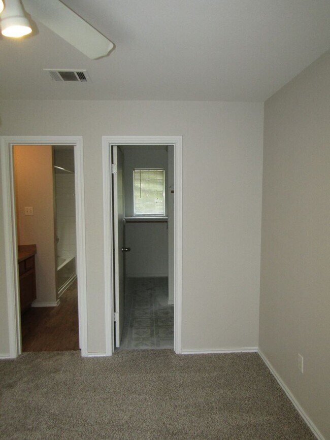 Building Photo - 8508 Apple Carrie Cove