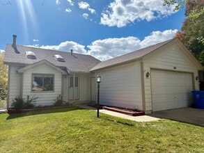 Building Photo - 880 Scarborough Dr