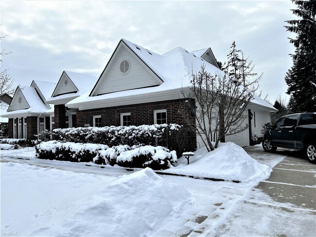 Building Photo - 4 br, 3.5 bath House - 49265 Pine Bluff Ct