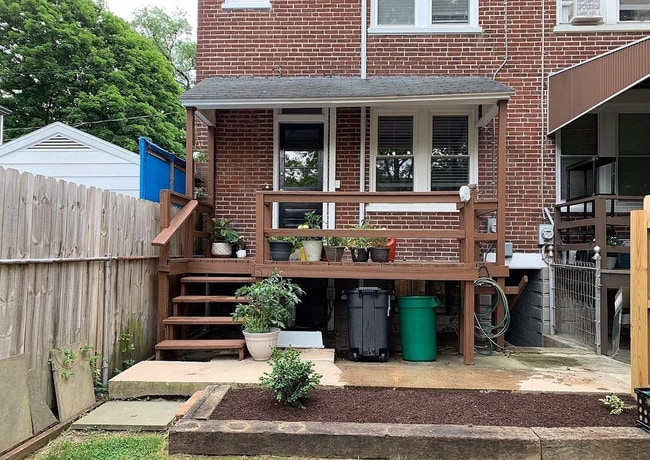 Back - 679 Poplar St