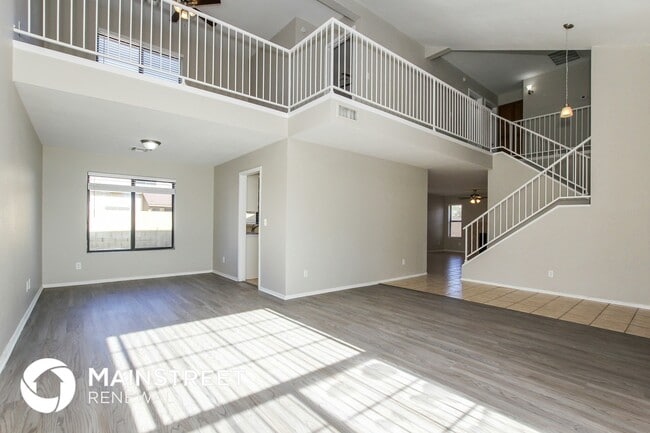 Foto del edificio - 6520 W Paradise Ln