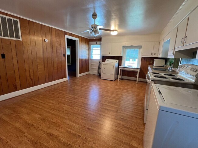 Foto del edificio - 3 bedroom, 1 bath House