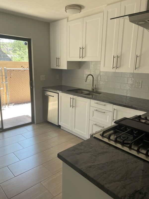 Primary Photo - 350 N Silverbell Rd