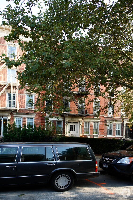 Primary Photo - 115 4th Pl