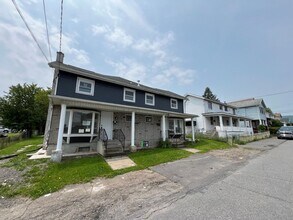 Building Photo - 1143 Eynon St