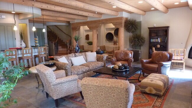 Building Photo - 1405 Vegas Verdes Dr