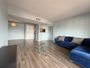 Building Photo - 8523 Hearth Dr