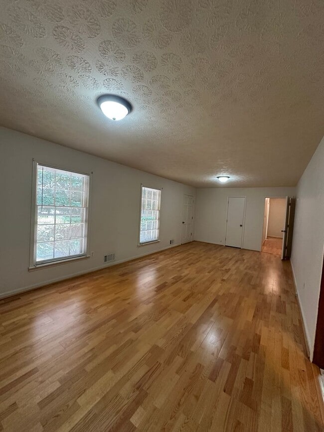 Building Photo - 375 Segrest Cir