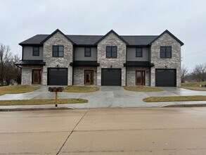 Building Photo - 6711-6715 New Town Ave