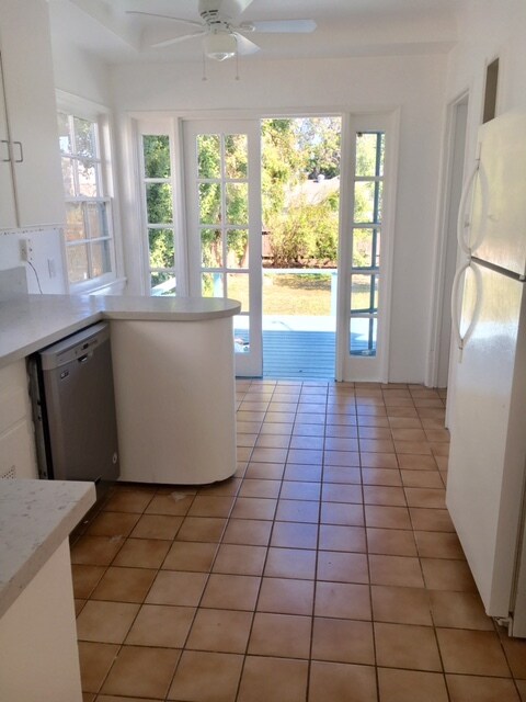 kitchen and french doors - 2340 Ashland Ave