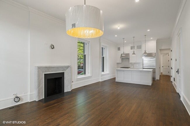 Foto del edificio - 1300 N Ritchie Ct