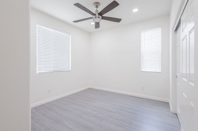 Building Photo - 16220 Retreat Ct