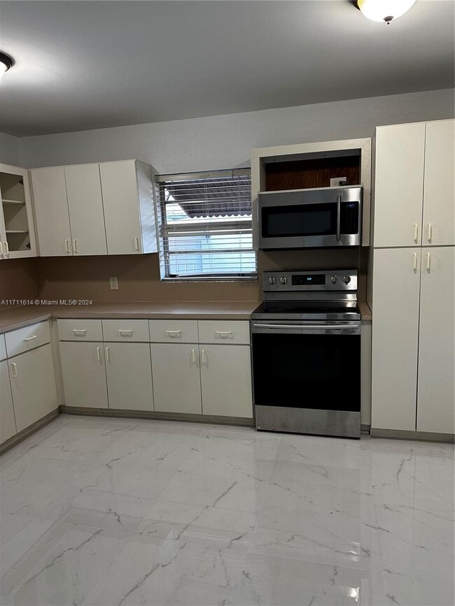 Photo - 3220 SW 4th St House