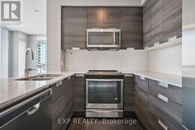 Photo du bâtiment - 5033 Four Springs Ave