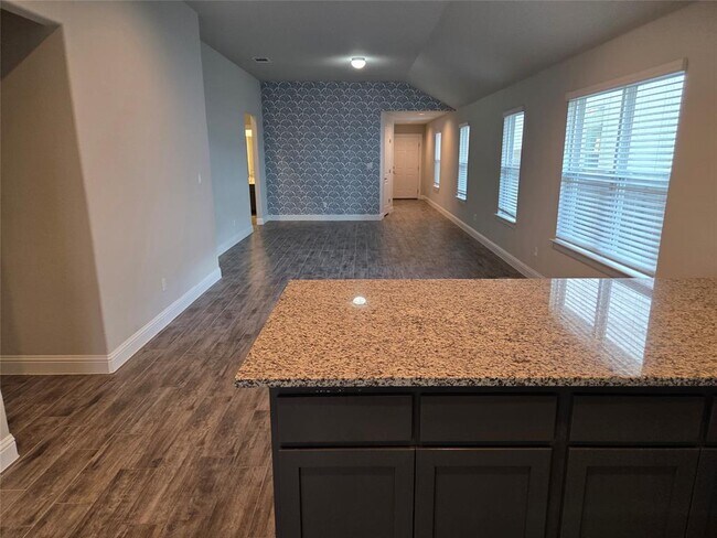 Building Photo - 105 Riverhill Dr