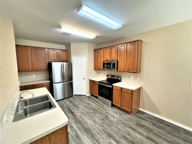 Building Photo - 8319 Brigalow St