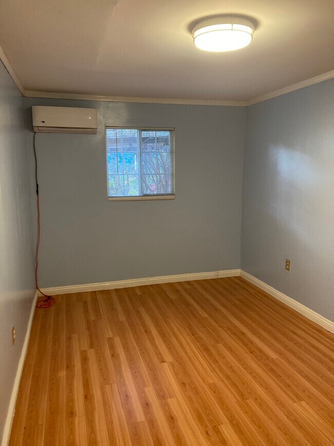 Foto del edificio - 13012 McKinley Ave