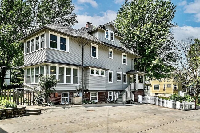 Foto del edificio - 4124 Davenport St