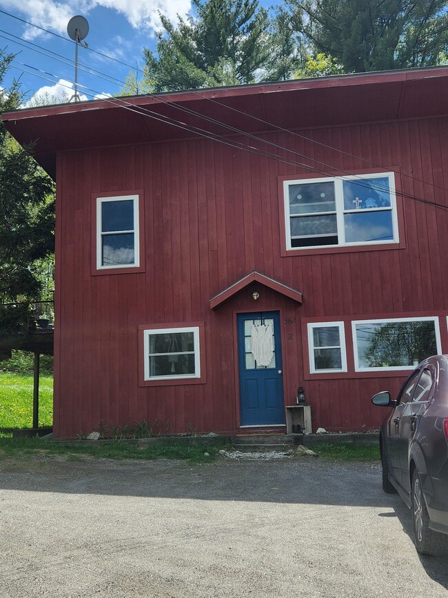 Building Photo - 562 New Hampshire Rte 103